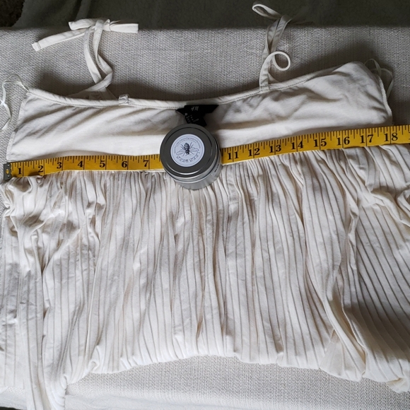 H&M Strappy Tiered & Pleated Cami w/ Built-in Bra - Picture 8 of 15